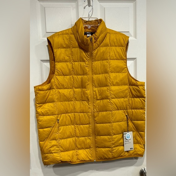 REI Men’s XL 650 Down Puffer Vest 2.0 Desert Sun Yellow NWT Puff - Picture 1 of 7